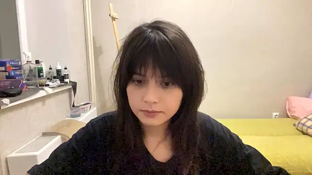 SaintMari - suck finger close to camera ^-^