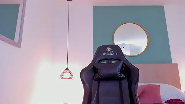 Lucy_blue28 - Undress me 😈👿