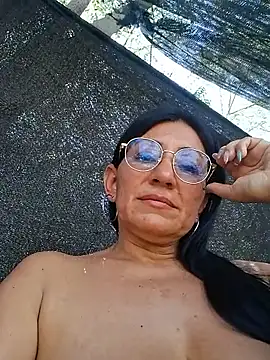 Maturexxxnaughty - I masturbate in front of a stranger