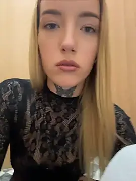 Your_dream4 - massage pussy under STRANGERS DOOR 3 min