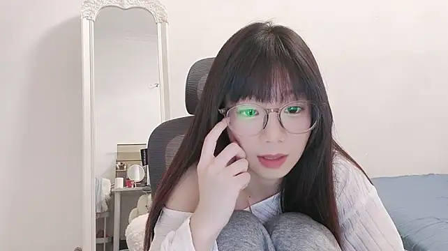 Angel_81 - 有没有资本介入一下 我太难了！！！