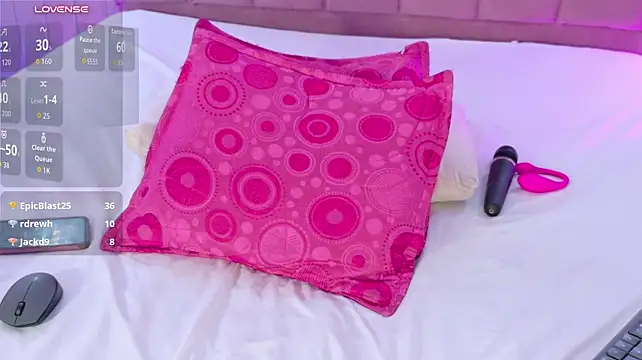 Gabby-Sweet - I'll show you my pussy up close.