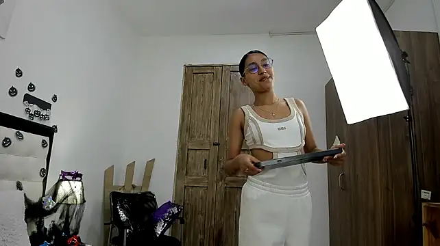 Celeste_71 - spank ass x10