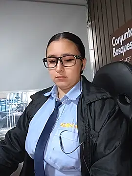 Cute_Penelope - zoom pussy+rub clitoris at work🤫shh