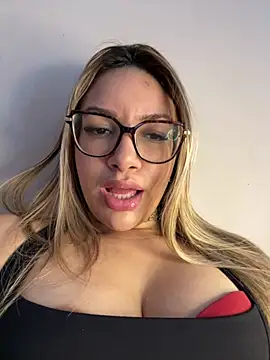 Clarasc - Socar plug no cuzinho 🌸
