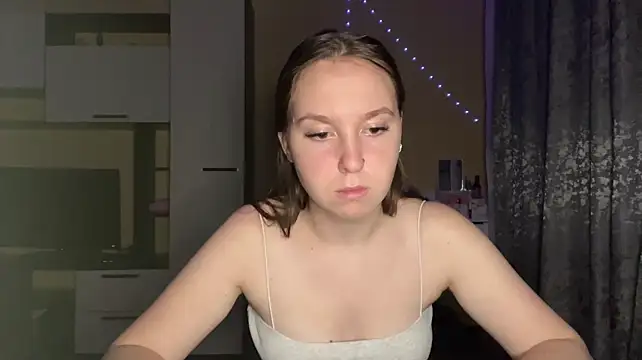 HelaineGlendenning - squeez my tits close to cam