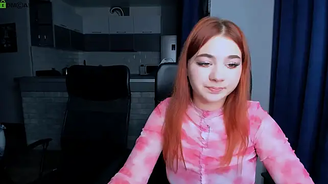 Rada_Kisss - show ass in thong
