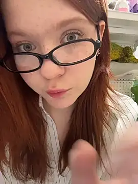 Freaky__Nikki - slap my butt 5x times
