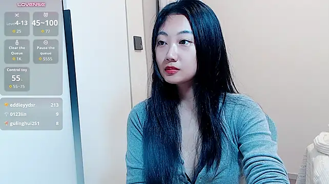 Tutu512 - 玩刺激中 挑战和朋友聊天偷偷玩