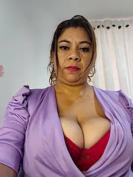 Laura-Hernandez - Spit Masturbation with my fingers 💦💦🔥