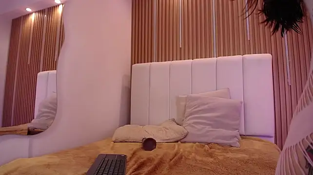 KimSensual_