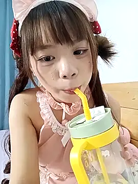 HSU8HSU - 草莓味润滑剂涂鸡巴抽插Strawberry-flavored lubricant