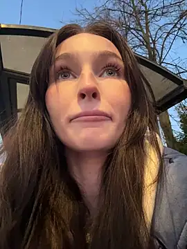 -missbehaving- - fingersucks & add saliva on pussy lips