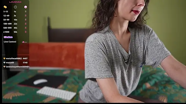 LAUREL_HAZEL - rub ass on dildo