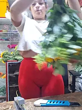 Isa_bella95 - Full naked in shop