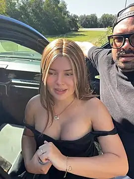 BARBIEsexyCOUPLE - Last tipper get a hot video 🥵