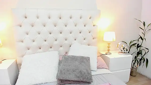 Ari_kiss - pussy close