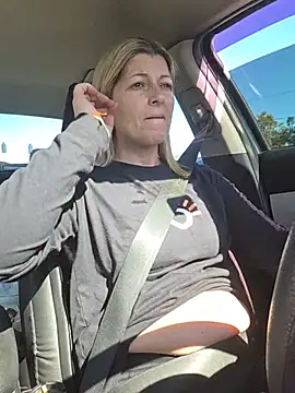 NikkiBlisss - Pull over and play w pussy