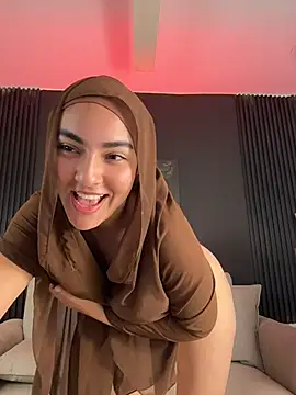 Malika_Noor - Shake boobs with top on 💋