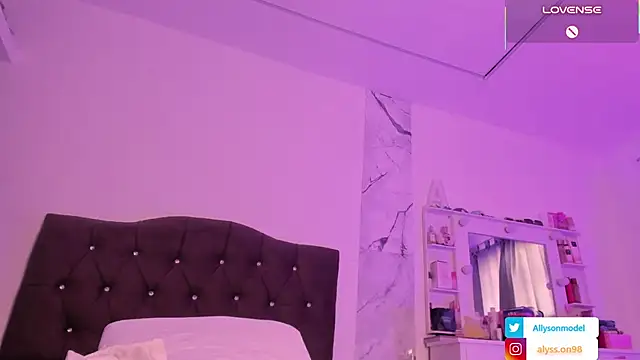 Alysson_18 - Show tits 👿