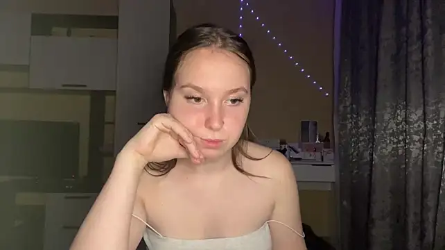 HelaineGlendenning - squeez my tits close to cam