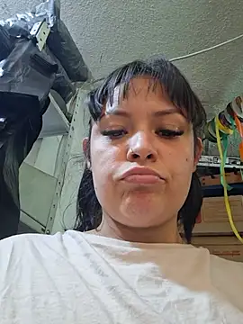 Isa_bella95 - Full naked in shop