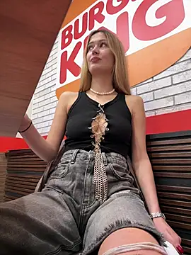Blonde_exe - moan among people at burger king