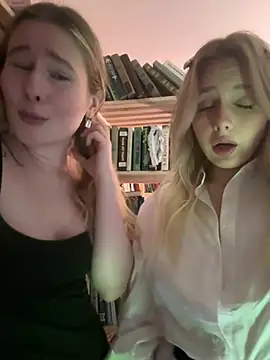 SiaLater - lastTIP chose who showTITS in library😱