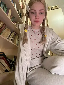 Elsawhere - hey Elsa! shhh 🤫📚