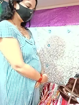 Priyanka_hot88 - Follow in Instagram