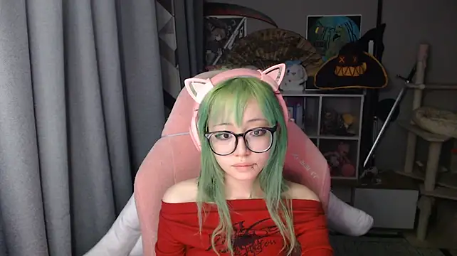 SaxonDibs - to wave to you and blow you a kiss