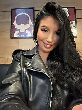 Tisha_Busty - Flash BOOBS and not get caught in KFC