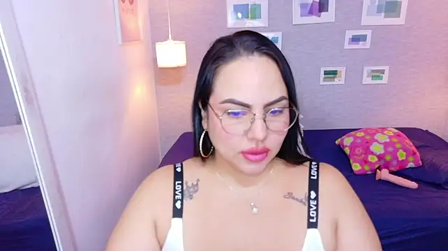 Curvy_sexyvalen - squirt all over my bed