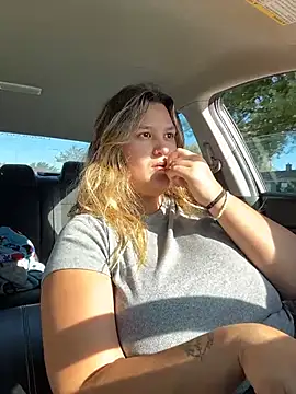 Latinamommy26 - Flash tits