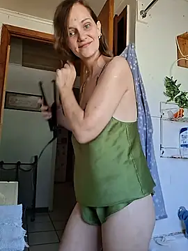 PeachyAriel - Glow in the dark dildo squirt