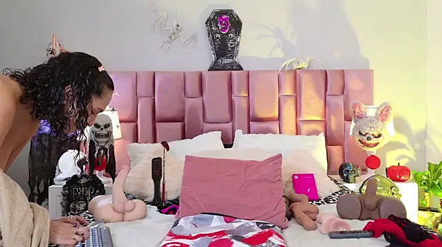 Anaa_Bellaa - Dildo inside pussy