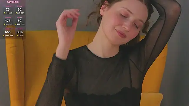 EmmaSagge - Doggy and squeeze butt