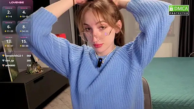 Alice_toffee - toy inside pussy👀