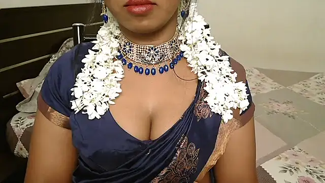 Dhiyapink - nude show