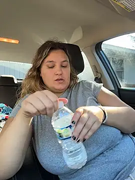 Latinamommy26 - Flash tits