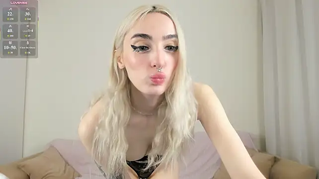 Succubantra - 5 min doggy without panties