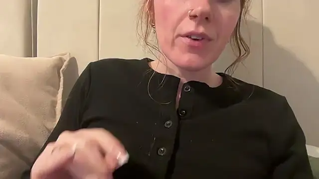 Redheadrosie69 - butt plug in ass