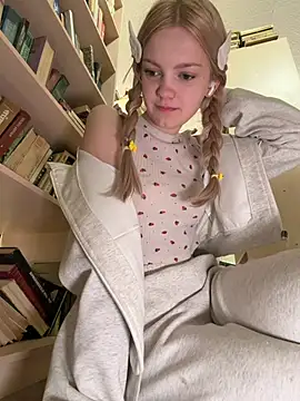 Elsawhere - show ur cute library outfit 💕