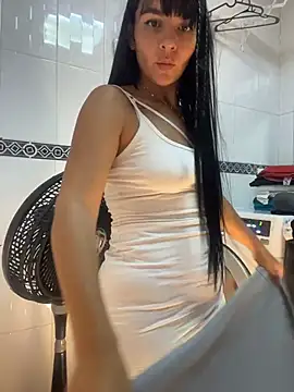 LuxeBrunetteXXX - CLEANING GIRL 3 FINGERS INSIDE PUSSY