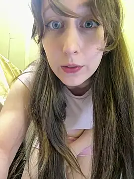 FroggyAnna - lift top up n spy naked boobies