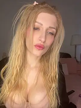 Molly_Johnson_uk - Suck dildo