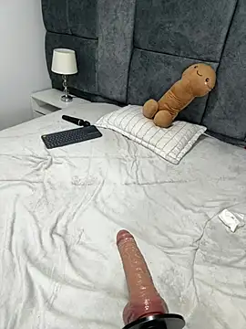 Cristal_Velle - Oil ass bounce + hard spanking