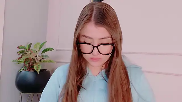 DanielleDNicola - squirt my magco juice on your cock🥒😈💧