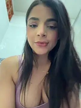 ArieliciousXXX - FINGERING PUSSY IN PUBLIC😍