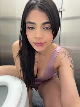 ArieliciousXXX - FINGERING PUSSY IN PUBLIC BATHROOM😍